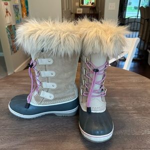 SOREL YOUTH JOAN OF ARCTIC BOOTS size 5